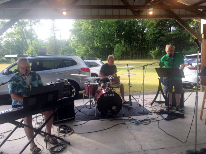 Mackeyville United Methodist  to hold outdoor service tonight